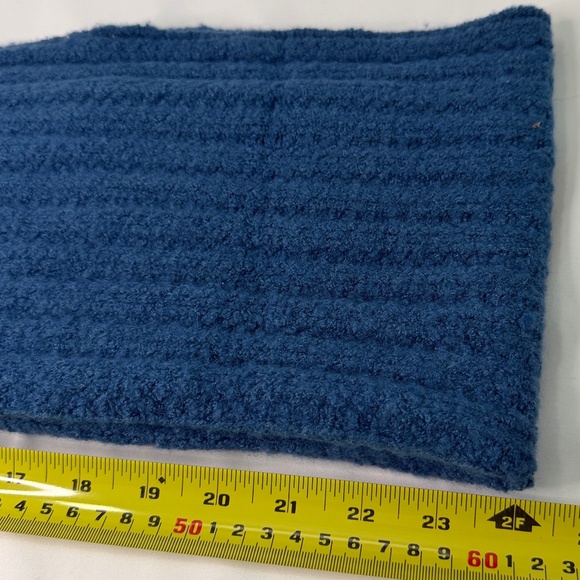 ๐ GAP Infinity Scarf - Picture 5 of 6